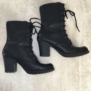 Skechers Chunky Heel Edgy Moto Boot - Size 8.5